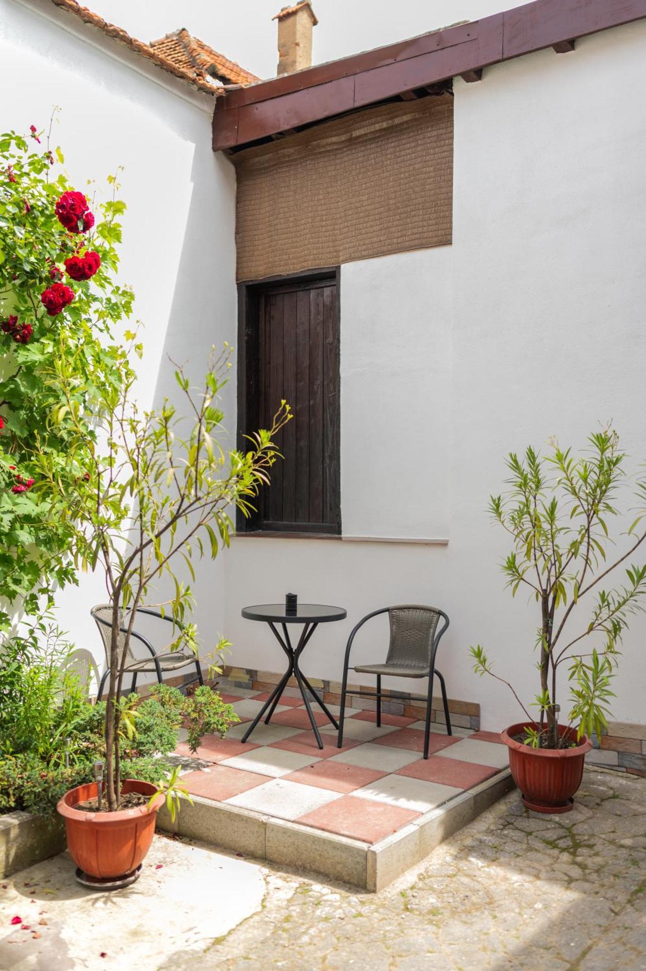Fun House - Comfortable Stay With Garden And Near Parking Brașov Exterior foto