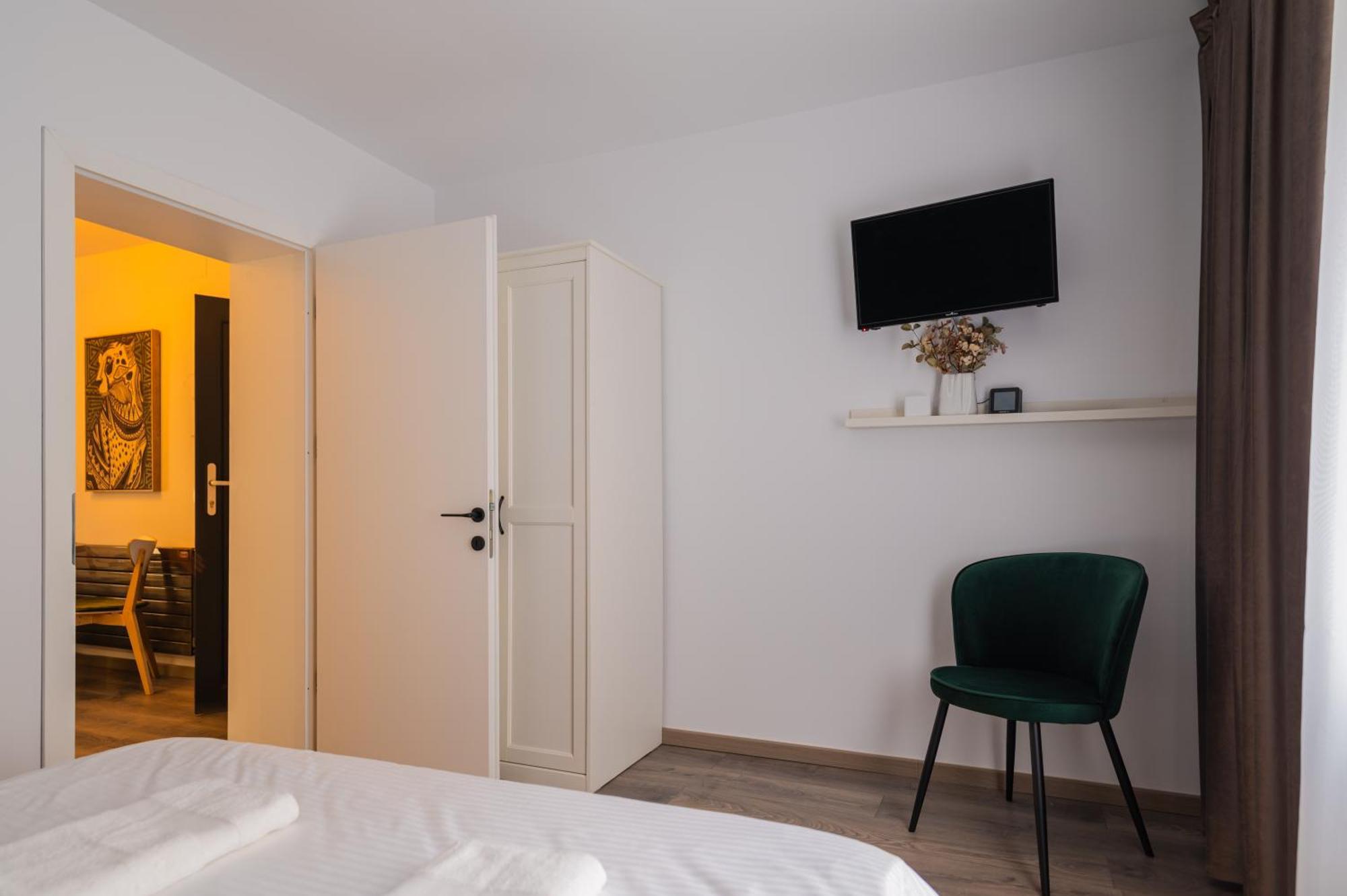 Fun House - Comfortable Stay With Garden And Near Parking Brașov Exterior foto